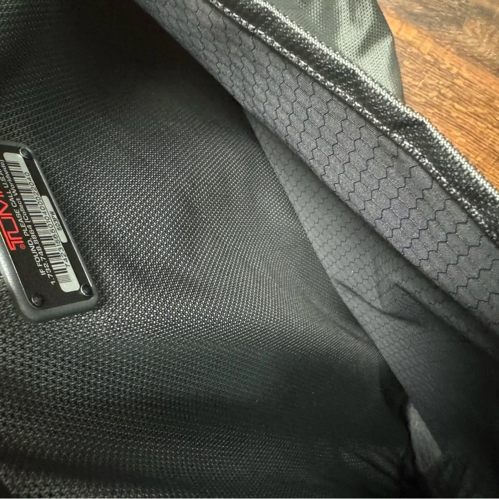 TUMI Ballistic Nylon & Leather Expandable Laptop Messenger Travel Bag. EUC